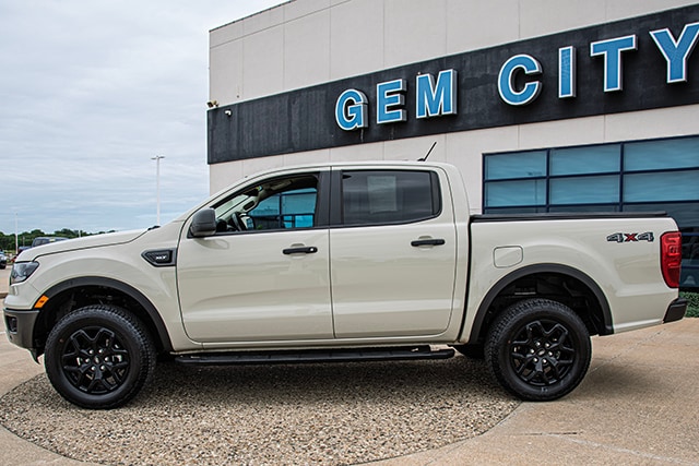 Used 2022 Ford Ranger XLT with VIN 1FTER4FH3NLD42869 for sale in Quincy, IL