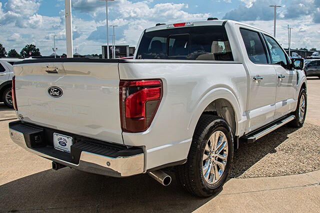 2024 Ford F-150 XLT photo 2