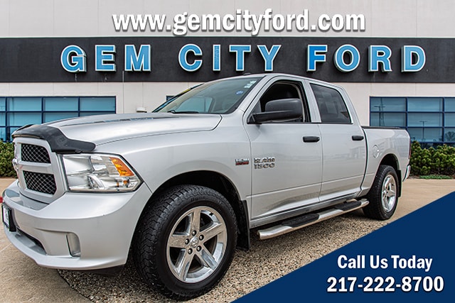 2017 RAM 1500 Express 4x4 Crew Cab 5'7's photo