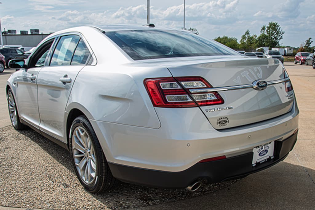 Used 2015 Ford Taurus Limited 300A Sedan