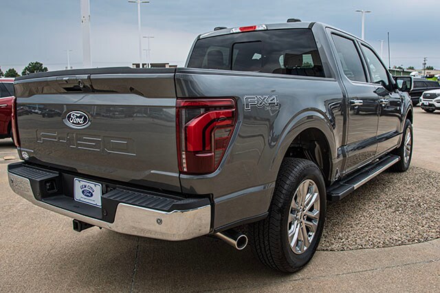 2025 Ford F-150 Lariat photo 3