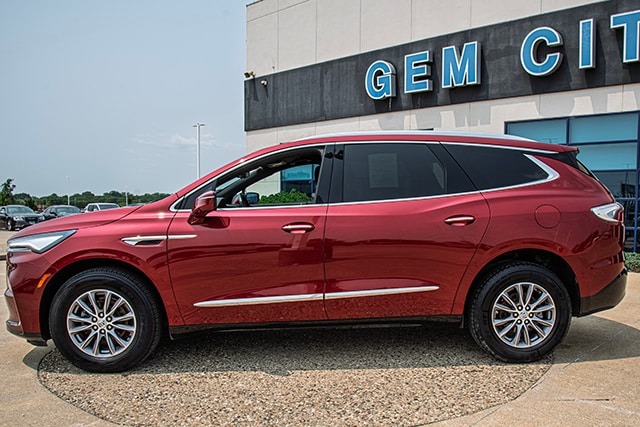 Used 2024 Buick Enclave Premium with VIN 5GAEVBKW3RJ130951 for sale in Quincy, IL