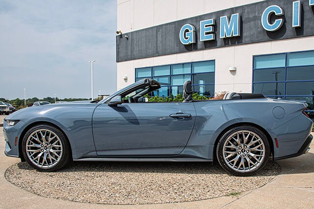 2024 Ford Mustang EcoBoost Premium Convertible photo 2
