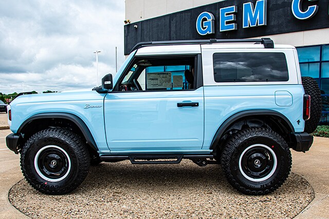 2024 Ford Bronco Heritage Limited First Edition photo 2