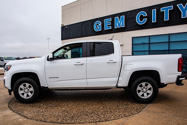 Used 2020 Chevrolet Colorado Work Truck with VIN 1GCGSBEN1L1230086 for sale in Quincy, IL