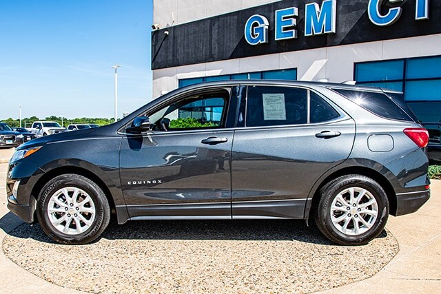 Used 2018 Chevrolet Equinox LT with VIN 2GNAXJEV3J6254702 for sale in Quincy, IL