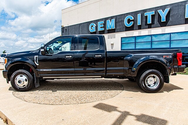 Used 2017 Ford F-350 Super Duty Platinum with VIN 1FT8W3DT5HED83990 for sale in Quincy, IL