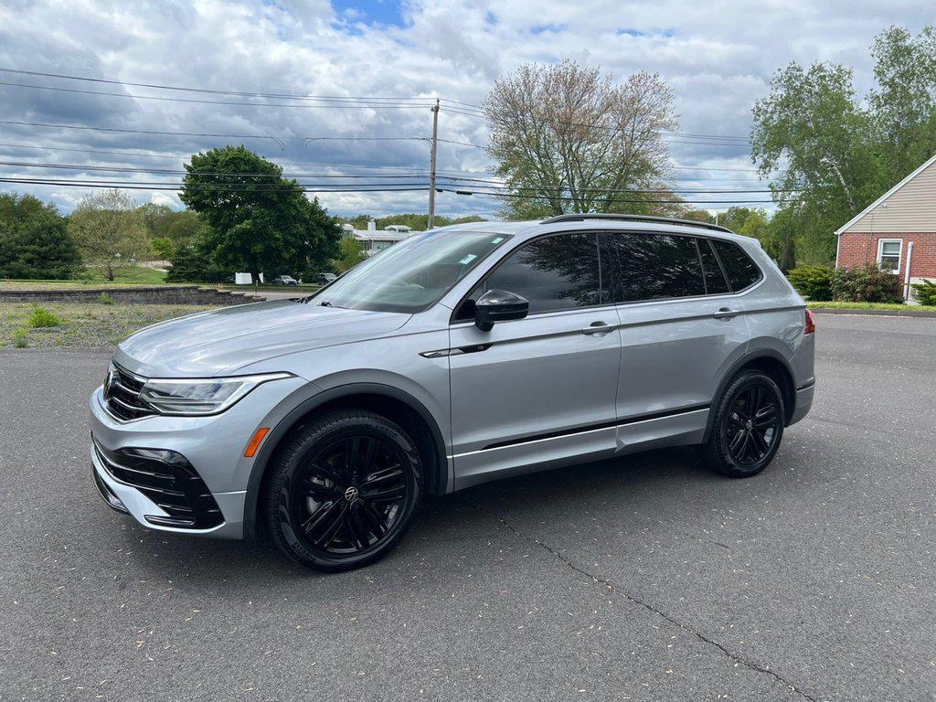 2022 Volkswagen Tiguan 2.0T SE R-Line Black 4Motion's photo