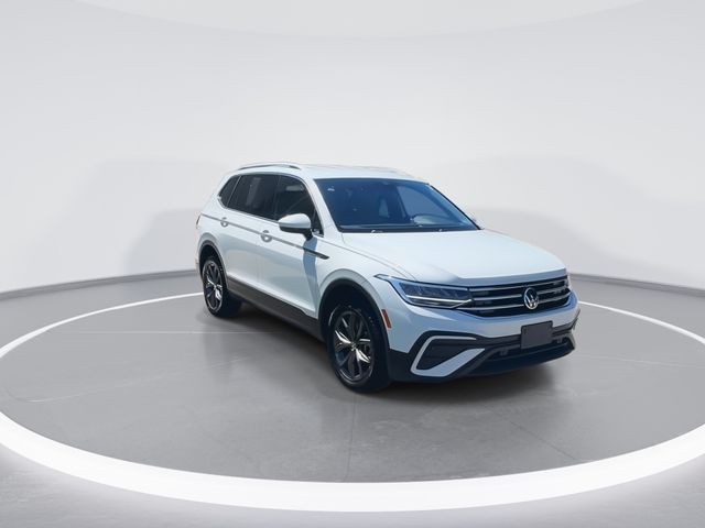 2022 Volkswagen Tiguan SE photo 2