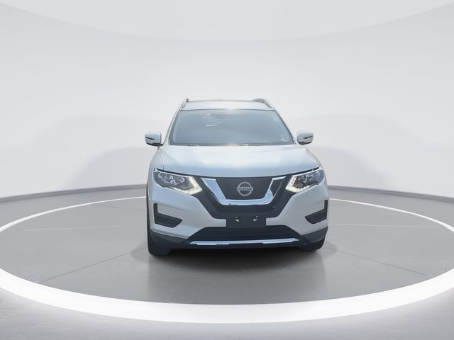 2020 Nissan Rogue SV photo 2