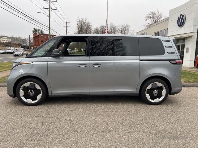 2025 Volkswagen ID. Buzz Pro S photo 2