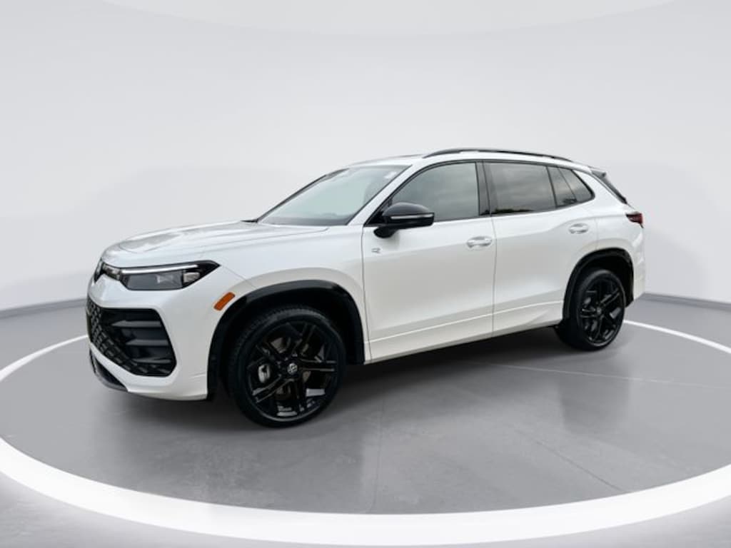 New 2026 Volkswagen Tiguan 2.0T SE R-Line Black SUV