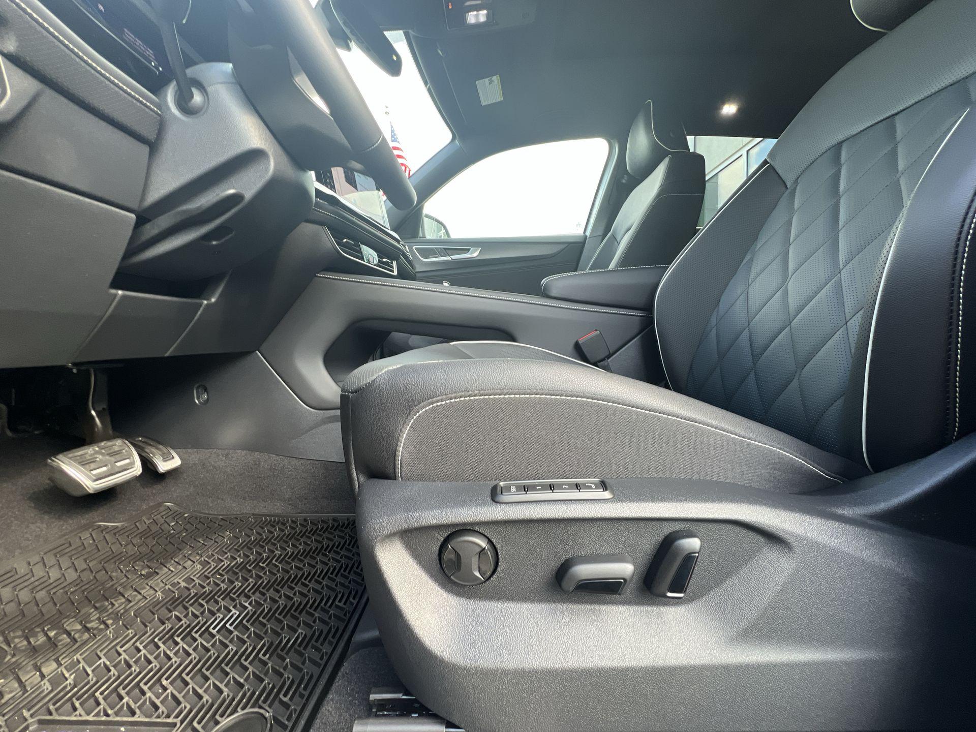2026 Volkswagen Atlas Cross Sport SEL Premium R-LINE - Photo 12