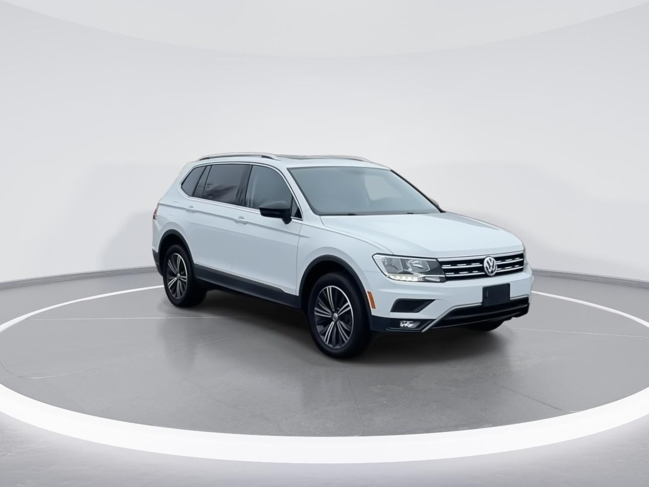 Used 2018 Volkswagen Tiguan SEL with VIN 3VV2B7AX2JM156001 for sale in Glastonbury, CT