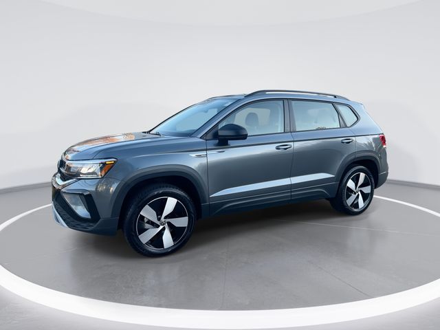 2022 Toyota RAV4 XLE Premium's photo