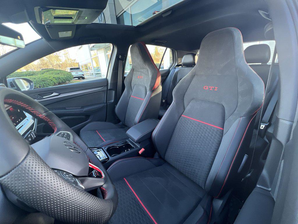 2026 Volkswagen Golf GTI SE - Photo 11