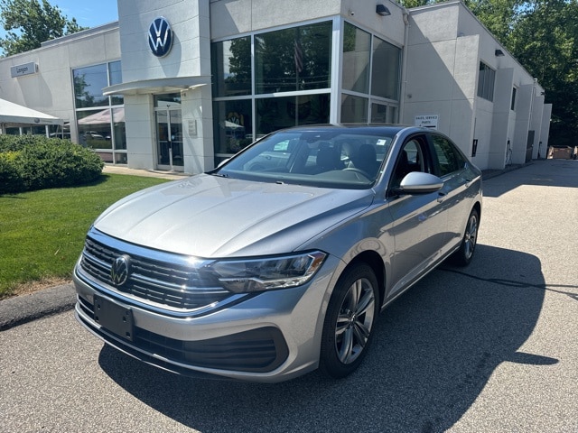 Certified 2024 Volkswagen Jetta SE with VIN 3VW7M7BU1RM017442 for sale in Glastonbury, CT