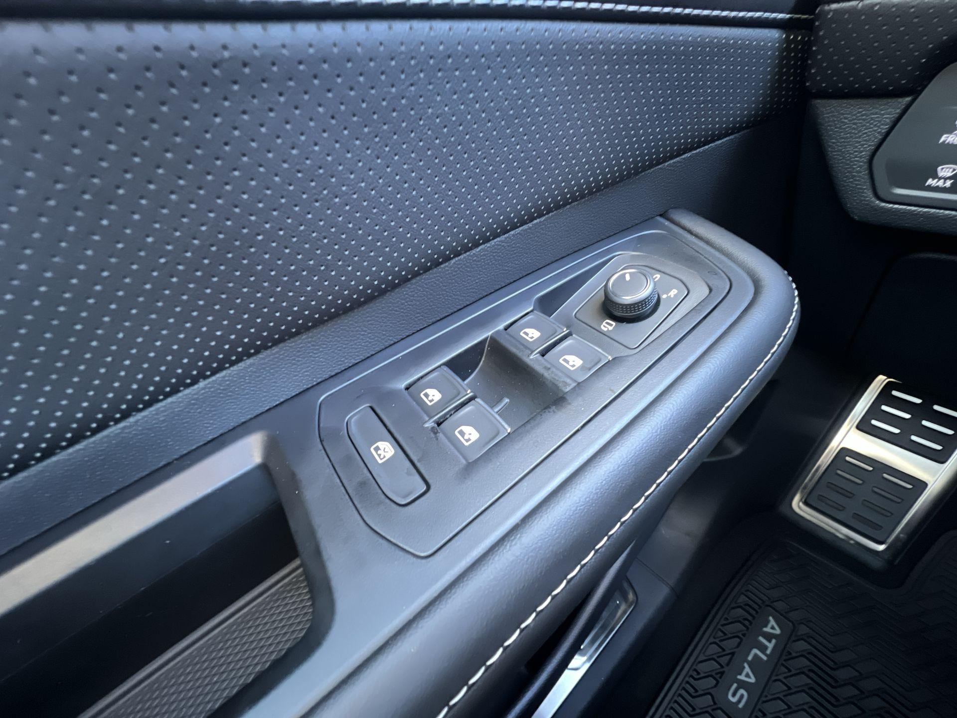 2026 Volkswagen Atlas SEL Premium R-Line - Photo 13