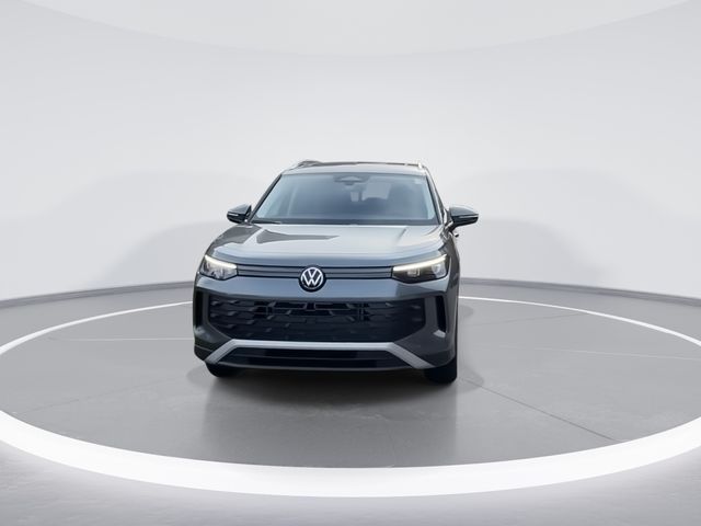 2026 Volkswagen Tiguan SE photo 3