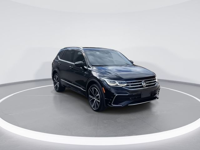 2024 Volkswagen Tiguan SEL R-Line Black photo 2