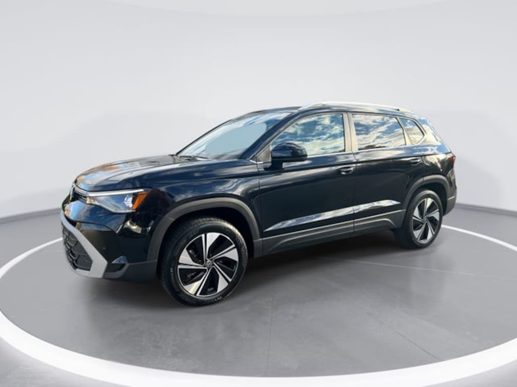 New 2026 Volkswagen Taos 1.5T SE SUV