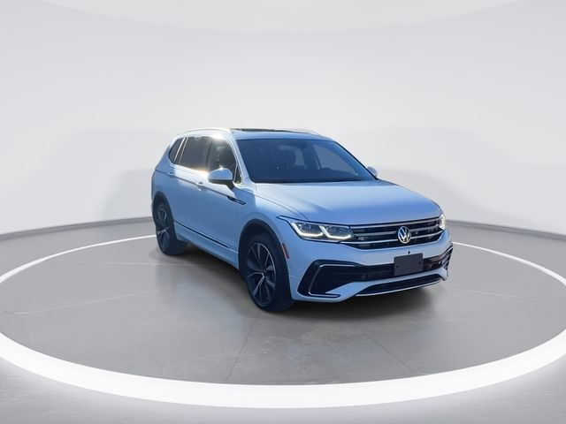 2024 Volkswagen Tiguan SEL R-Line Black photo 2