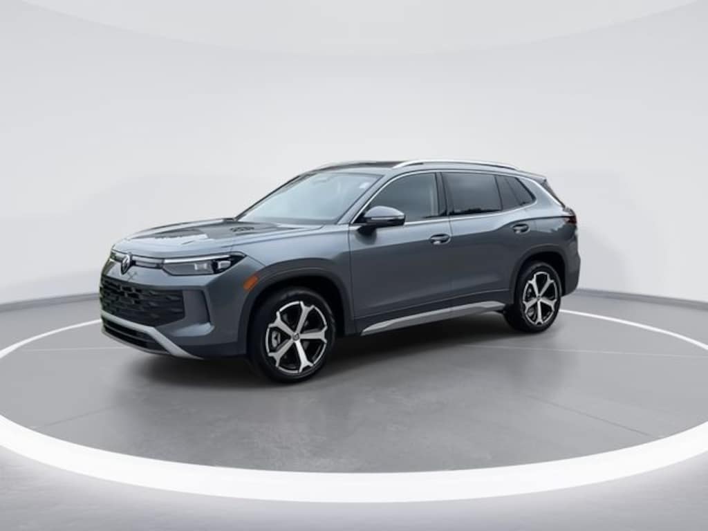 New 2025 Volkswagen Tiguan 2.0T SE SUV