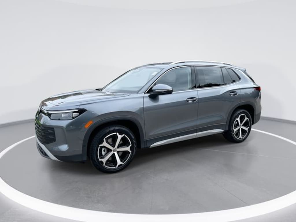 New 2025 Volkswagen Tiguan 2.0T SE SUV