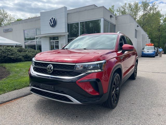 Certified 2022 Volkswagen Taos SE with VIN 3VVWX7B22NM042978 for sale in Glastonbury, CT