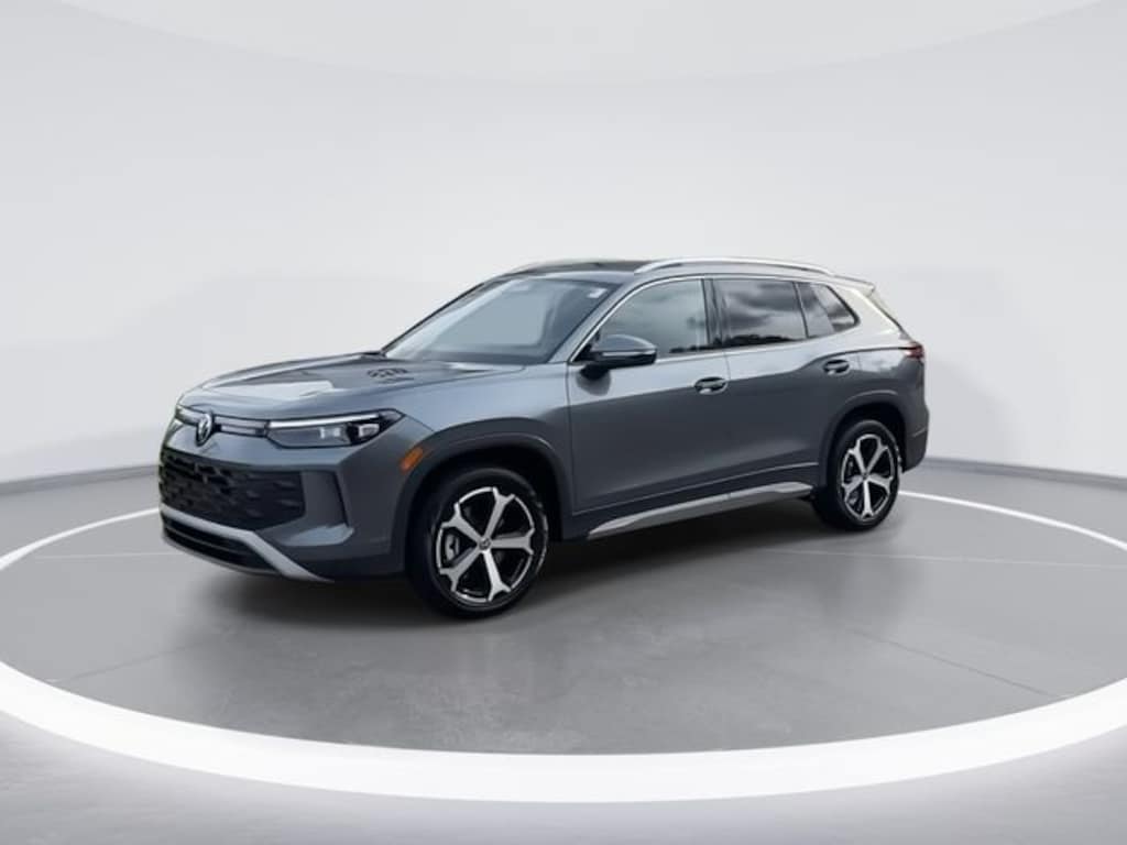 New 2026 Volkswagen Tiguan 2.0T SE SUV