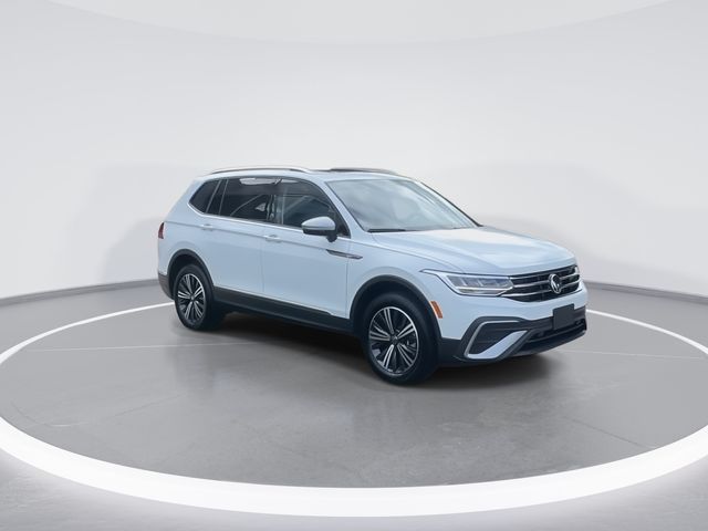 2024 Volkswagen Tiguan Wolfsburg Edition photo 2