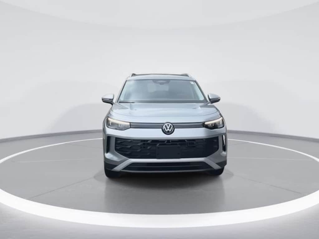 New 2025 Volkswagen Tiguan 2.0T SE SUV