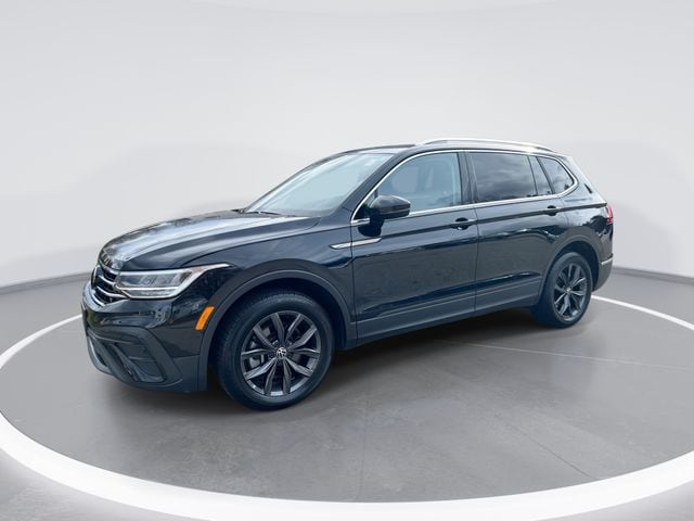 2023 Volkswagen Tiguan SE's photo