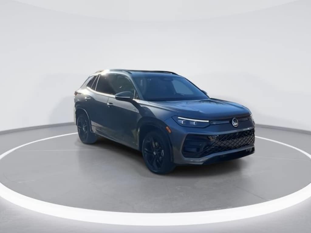 New 2025 Volkswagen Tiguan 2.0T SE R-Line Black SUV