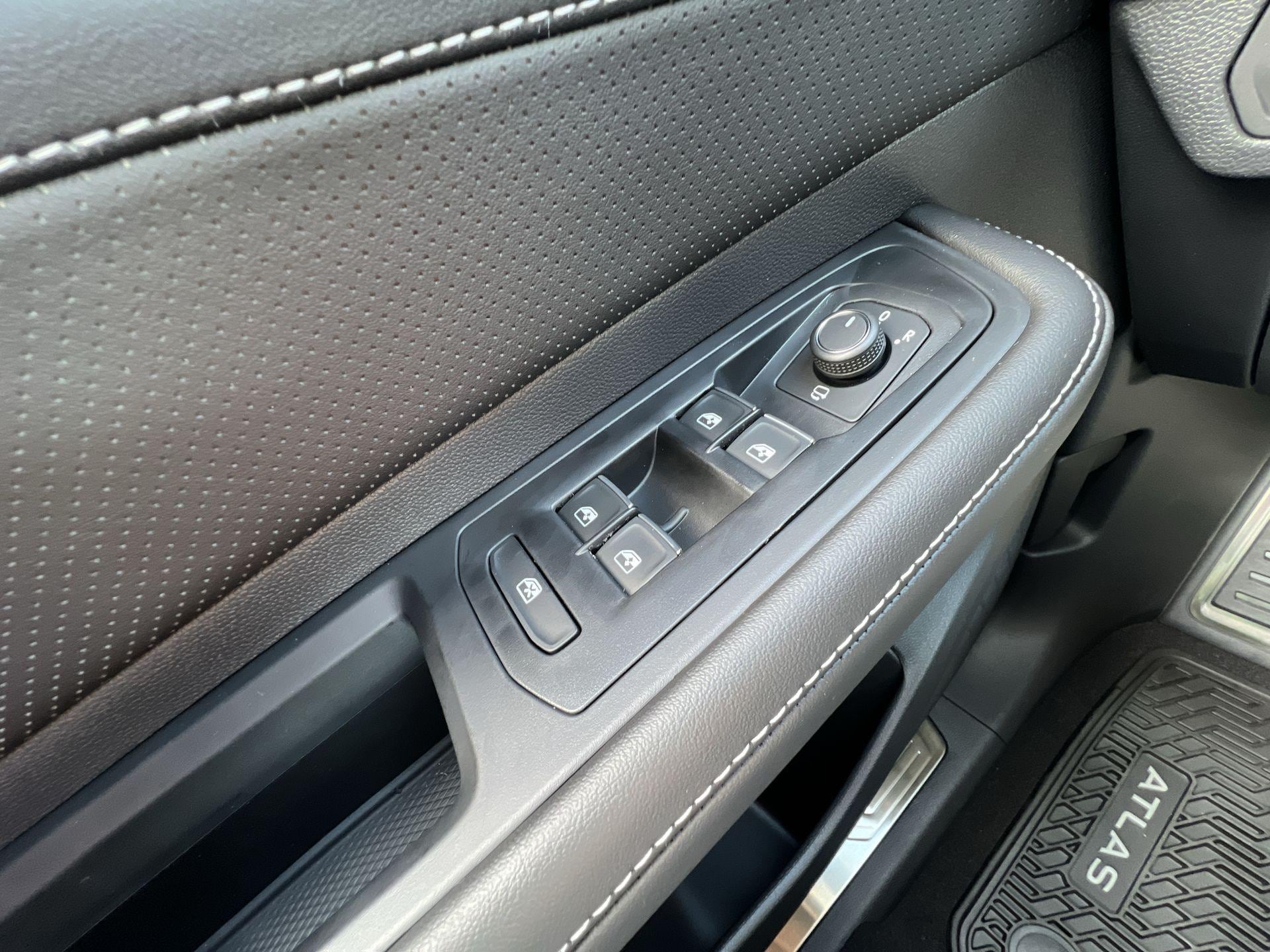 2026 Volkswagen Atlas Cross Sport SEL Premium R-LINE - Photo 13