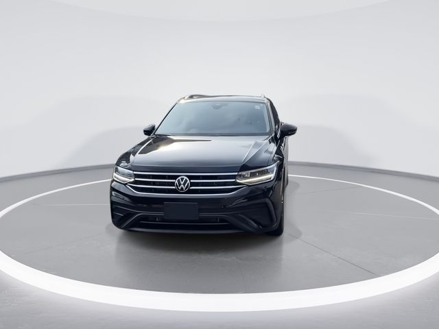 2023 Volkswagen Tiguan SE photo 3