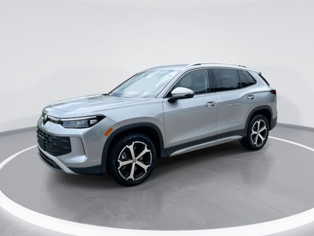 New 2025 Volkswagen Tiguan 2.0T SE SUV