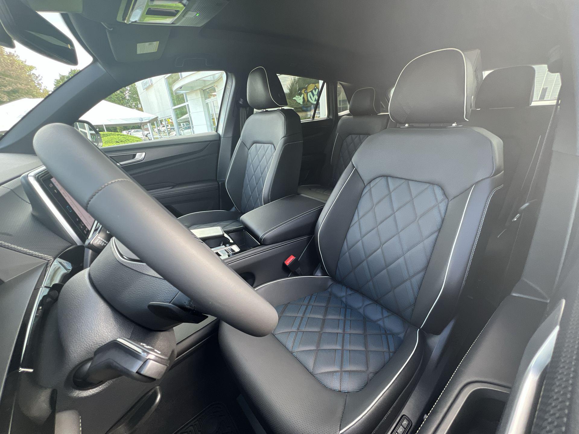 2026 Volkswagen Atlas Cross Sport SEL Premium R-LINE - Photo 11