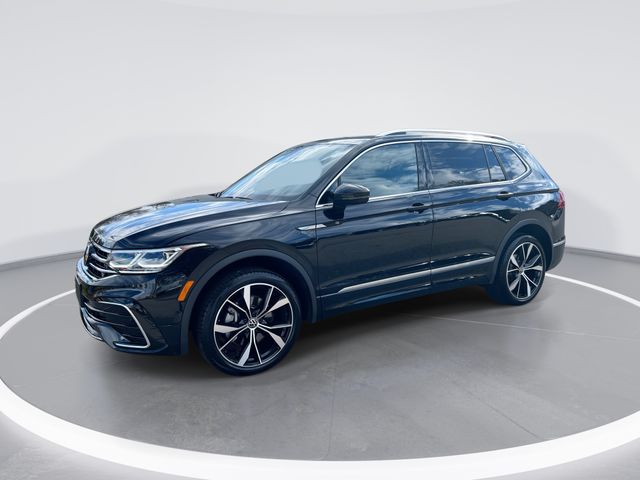 2024 Volkswagen Tiguan SEL R-LINE's photo