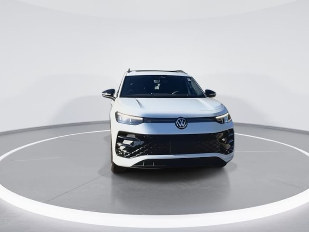 New 2025 Volkswagen Tiguan 2.0T SE R-Line Black SUV