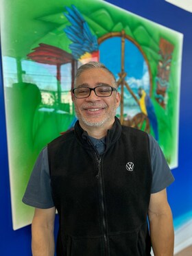 Staff member Miguel Aponte from ID_5fca3dda64f4