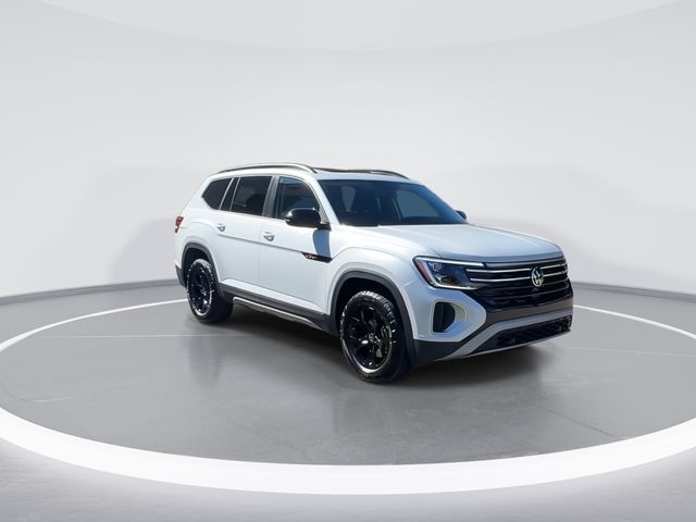 2026 Volkswagen Atlas Peak Edition SE photo 2