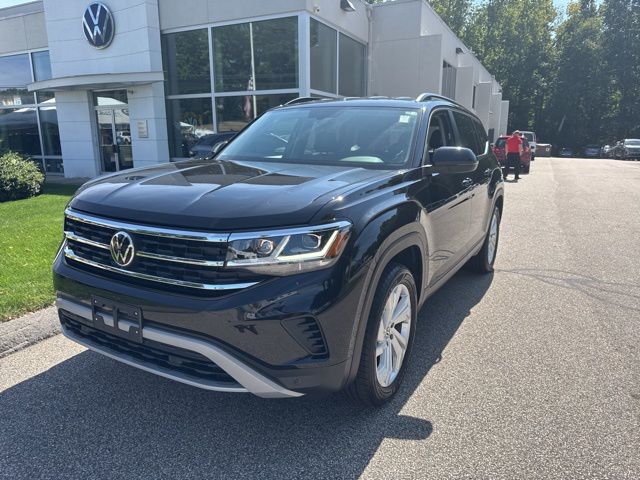 Certified 2021 Volkswagen Atlas SE w/Tech with VIN 1V2HR2CA2MC526013 for sale in Glastonbury, CT