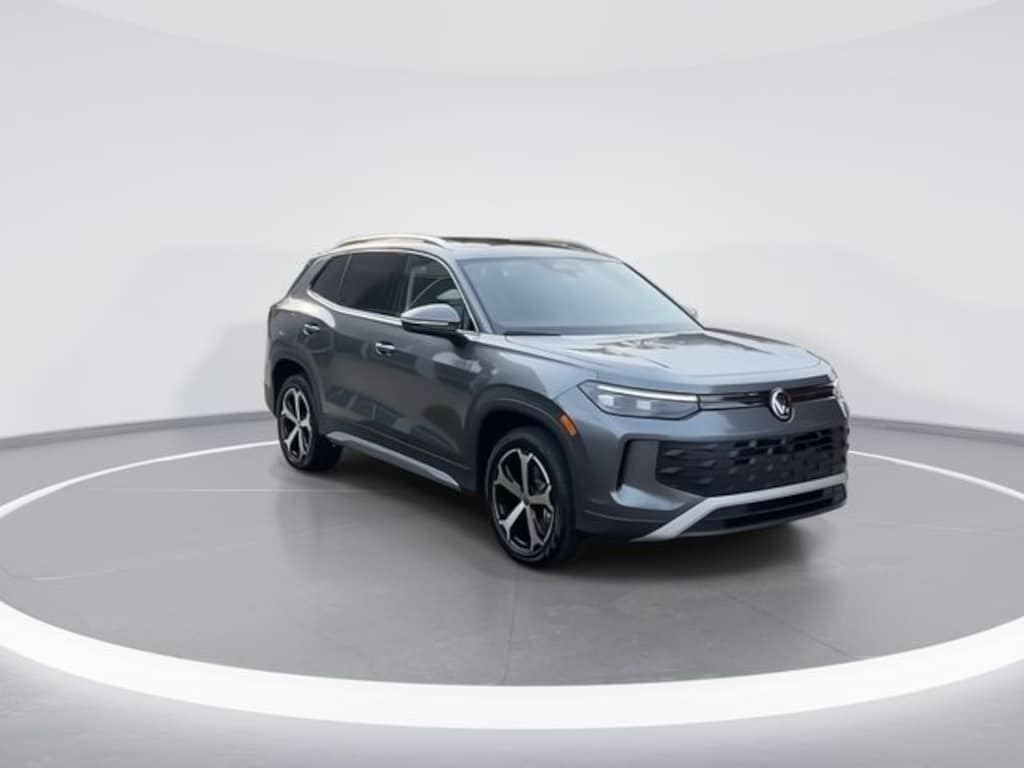 New 2026 Volkswagen Tiguan 2.0T SE SUV