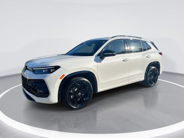 2025 Volkswagen Tiguan SE R-LINE BLACK's photo