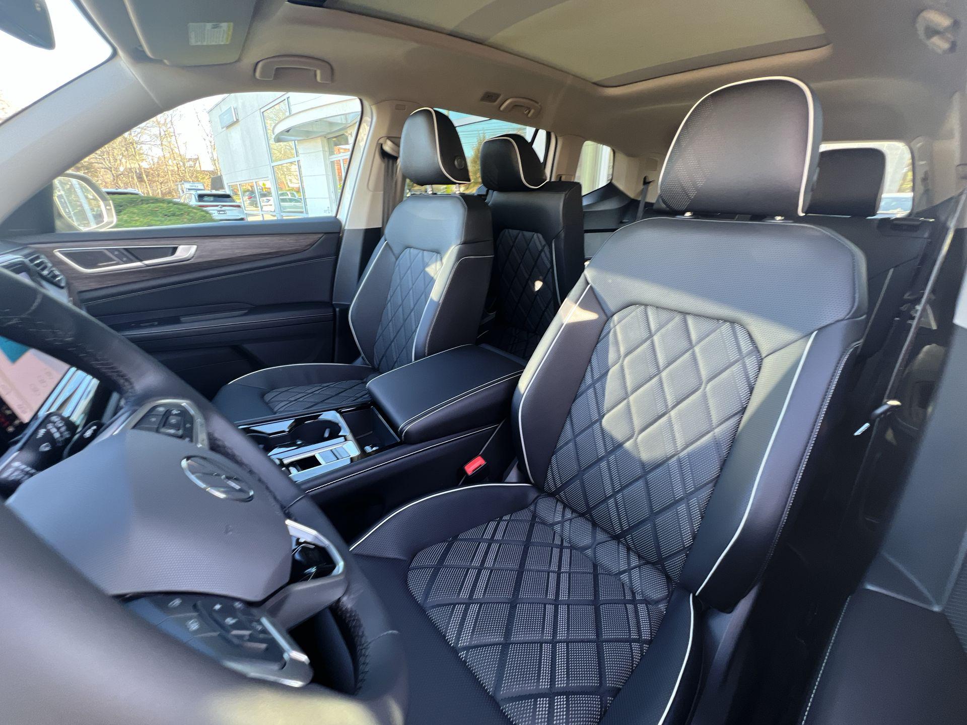 2026 Volkswagen Atlas SEL Premium R-Line - Photo 11
