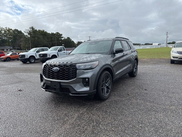 2025 Ford Explorer ST-Line photo 2