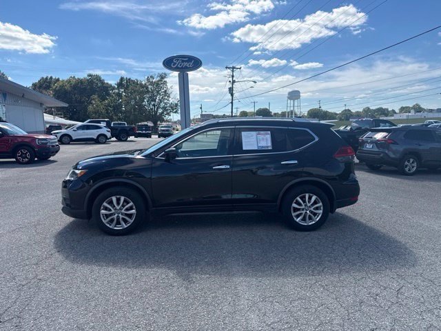 Used 2017 Nissan Rogue SV with VIN JN8AT2MT0HW403422 for sale in Humboldt, TN