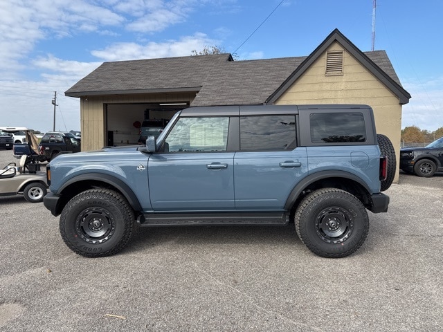 2025 Ford Bronco 4-Door Outer Banks's photo