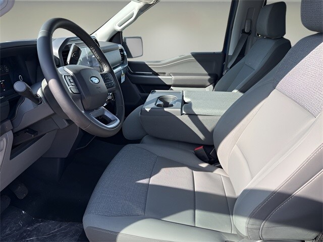 2025 Ford F-150 XLT photo 2